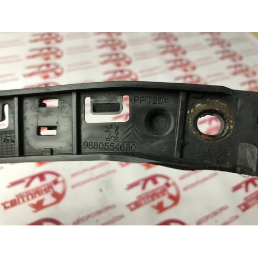 Кронштейн заднього бамперу правий Partner / Berlingo 2008- 9680554680